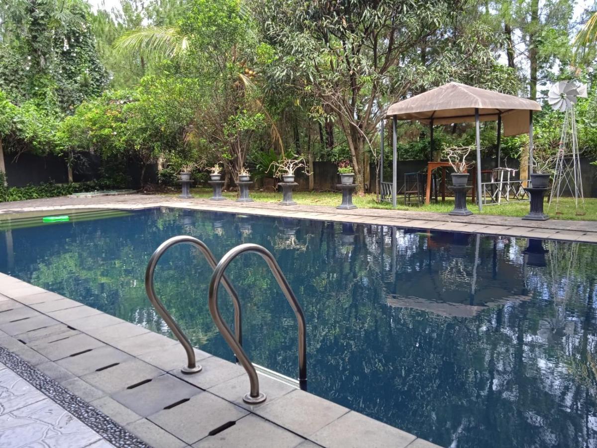 Villa Gathering Yuni Syahla Citaringgul Exterior foto